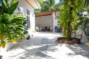 Κήπος έξω από το Lux Hotel Mathiveri