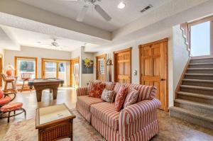 Χώρος καθιστικού στο New Listing Game room Private pool & Hot Tub