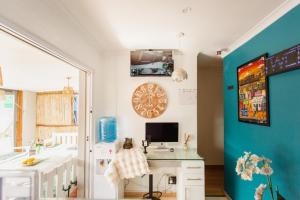 Φωτογραφία από το άλμπουμ του Caline VIP Luxury Jacuzzi &, Swimming Pool MEWS στο Κέιπ Τάουν