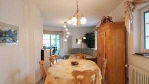 Fotografie z fotogalerie ubytování Birkmaase 18 - Komfort FeWo im 4-Sterne-Ferienhaus Yvonne EG v destinaci Zingst