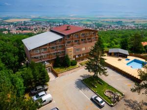 Swimmingpoolen hos eller tæt på Хотел Лесопарка