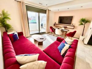 Χώρος καθιστικού στο Urban Escape and Modern Comfort at Corniche