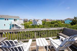 Balkón nebo terasa v ubytování New Listing Steps from beach & sound access