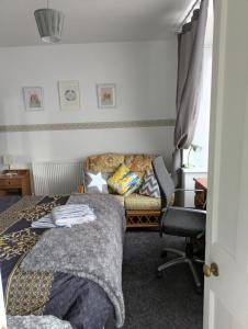 Imagen de la galería de Double Room with TV Leicester City Vacations Long & Short stays in lovely shared home, en Leicester
