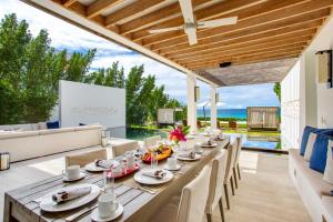 Πισίνα στο ή κοντά στο Villa Elysium Anguilla