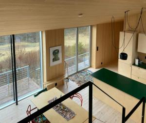 Gallery image of Beachfront Cabin Overlooking The Coast in Hosen
