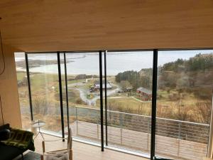 Gallery image of Beachfront Cabin Overlooking The Coast in Hosen