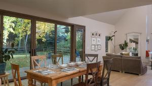 Posezení v ubytování Serenvale Retreat + 19 fotografií