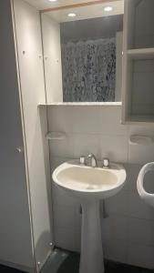 Et badeværelse på Mono Ciudad Marítima vista lateral