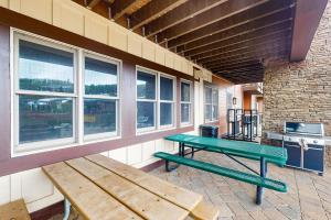 Fotografie z fotogalerie ubytování Base Camp One 413 v destinaci Elkdale