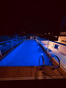 Hồ bơi trong/gần AT Apart Equipetrol