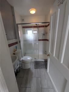 Imagen de la galería de The Bungalow Double Room Leicester City Center Long & Short stays in Shared Home, en Leicester
