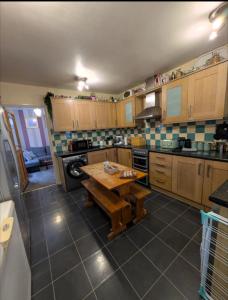 Imagen de la galería de The Bungalow Double Room Leicester City Center Long & Short stays in Shared Home, en Leicester 4 fotos más