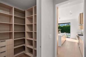 TV a/nebo společenská místnost v ubytování Stunning 5BR in Studio City W. Pool, and Jacuzzi