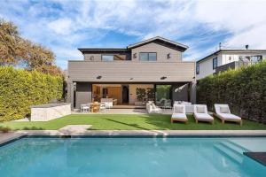 Bazén v ubytování Stunning 5BR in Studio City W. Pool, and Jacuzzi nebo v jeho okolí