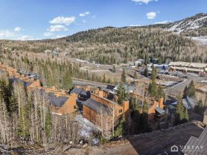 En generel udsigt til bjerge eller udsigt til bjerge taget fra lejligheden