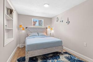 Postel nebo postele na pokoji v ubytování Lake view just 1 min to beach + 67 fotografií