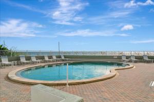 Swimmingpoolen hos eller tæt på Martinique Cheer-Monthly-On the Sand