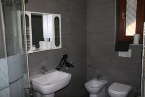 Ένα μπάνιο στο Melzo INN