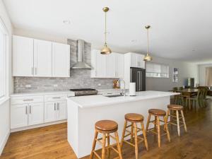 Η κουζίνα ή μικρή κουζίνα στο Gated Family Home with Chefs Kitchen