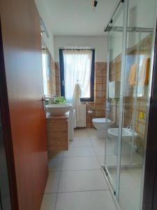 Ένα μπάνιο στο Apartment in the historic center - Tirano - Casa Vacanze da Amy