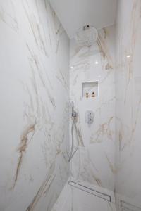 Ένα μπάνιο στο Le COQ Bleu d'Azur - Piscine - Parking! +36 φωτογραφίες