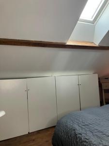 Galeriebild der Unterkunft Chambre cosy avec salle de bain privative, kitchenette et bureau in Caen