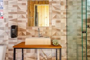 Koupelna v ubytování Custo beneficio, conforto, com ar-condicionado e Wi-Fi + 17 fotografií