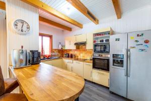 Kuchyň nebo kuchyňský kout v ubytování Maison familiale 6-8 personnes en Vallée d'Ossau
