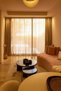 Χώρος καθιστικού στο Mounir Hamari +35 φωτογραφίες