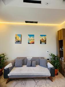 Χώρος καθιστικού στο Farida Grand Hotel