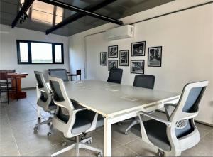 Konferenční prostory v ubytování 1 bedroom apartment, 3 min from the Airport + 9 fotografií