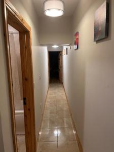 Μια τηλεόραση ή/και κέντρο ψυχαγωγίας στο Belmullet Town Holiday Home