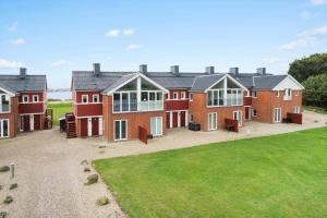 Το κτήριο όπου στεγάζεται  η παραθεριστική κατοικία