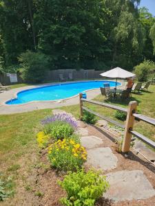 Bazén v ubytování Cornwall Inn nebo v jeho okolí