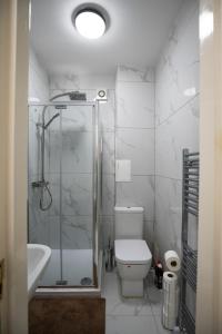 Koupelna v ubytování Bennet House