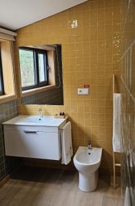 Koupelna v ubytování Maragoça AL + 33 fotografií