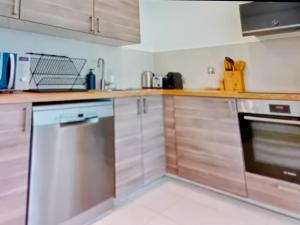 Η κουζίνα ή μικρή κουζίνα στο Gare Montparnasse 1minute,Odéon,5 minute Eiffel tout and Louvre Meusm ,center ,aeosome place