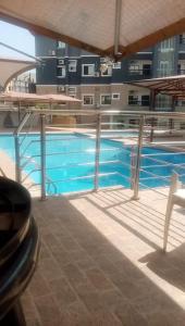 Bazén v ubytování Benny rose apartment nebo v jeho okolí