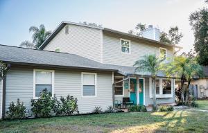 Το κτήριο όπου στεγάζεται  η παραθεριστική κατοικία