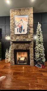 Φωτογραφία από το άλμπουμ του Modern Hunter Mountain Condo Steps from Slopes σε Hunter