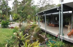 Κήπος έξω από το Luxury Eco home in rainforest, 10min from Noosa
