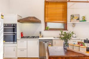 Kuchyň nebo kuchyňský kout v ubytování Bendigo Signature Accommodation on Barnard + 24 fotografií