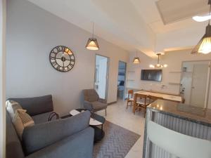 Μια τηλεόραση ή/και κέντρο ψυχαγωγίας στο Royal Ocean Crest Cebu Stay Rental