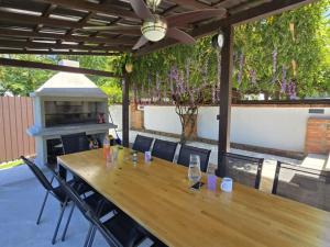 Φωτογραφία από το άλμπουμ του Luxury Pool Villa Aurora - Four Bedroom Villa with the Pool σε Hrebinec