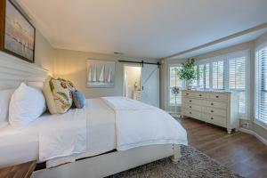 Postel nebo postele na pokoji v ubytování Fairways 287 + 37 fotografií