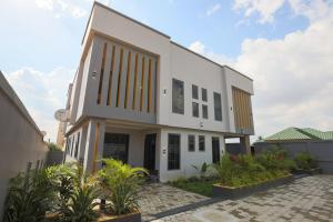 Το κτήριο όπου στεγάζεται  το διαμέρισμα