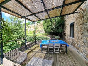 Μπαλκόνι ή βεράντα στο Gîte charmant avec terrasse, billard, et animaux acceptés - FR-1-496-377