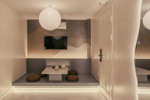 Ένα μπάνιο στο Flâner Home