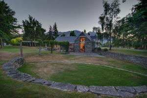 Κήπος έξω από το Taramea Arrowtown by Sotheby's Luxury Rental Homes